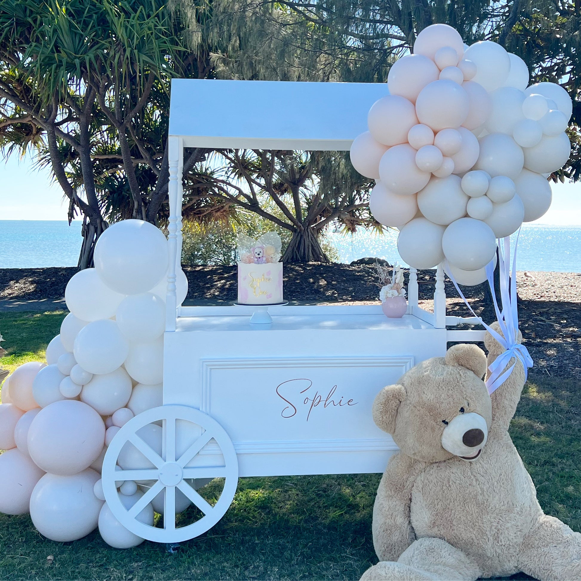 Candy cart bear theme - lushusevents