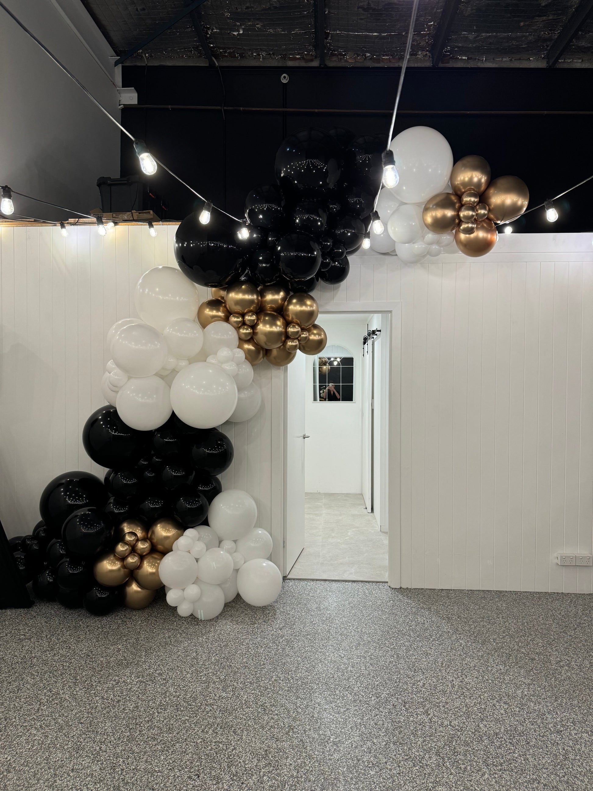 Balloon garland - lushusevents